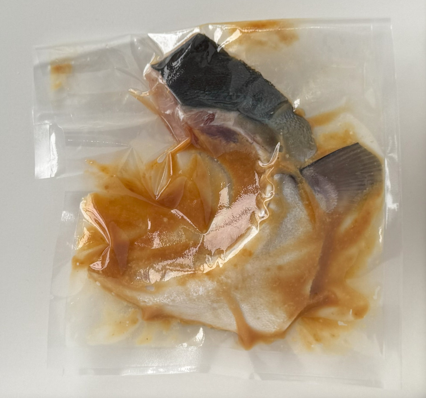 お味噌が決め手のブリかまの味噌漬け(小)【冷凍】【送料別】