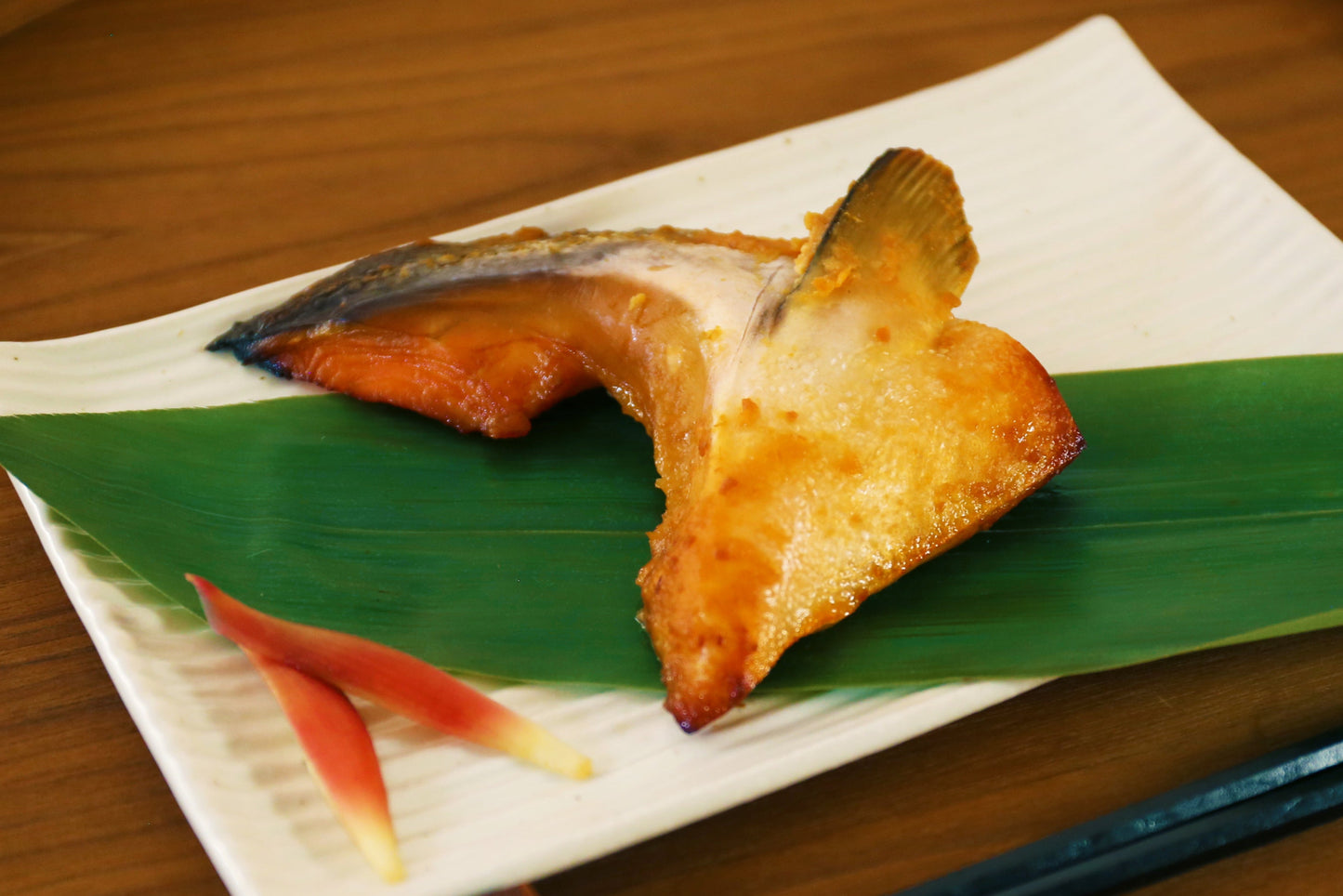 サーモン好きの方に食べて頂きたい!キングサーモンのカマ味噌漬け!【冷凍】【送料別】